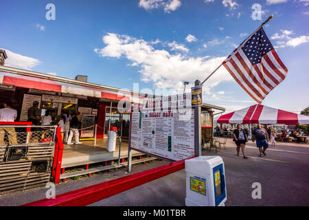 Abbott's Lobster in the Rough   Noank, New York, USA Banque D'Images