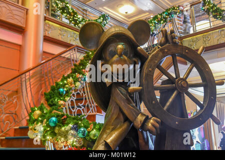 Bateau de croisière Disney - Disney Magic - Caraïbes / maison de vacances aux Bahamas Croisière de Noël - Mickey Mouse sur Disney Cruise Line Banque D'Images