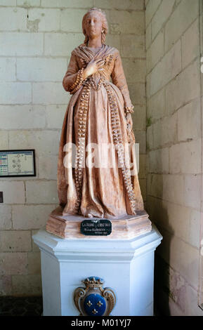 CHAMBORD, FRANCE - Le 7 juillet 2010 : statue de Madame Elisabeth, la sœur du roi Louis XVI en château Chateau de Chambord. Chambord est le plus important le chate Banque D'Images