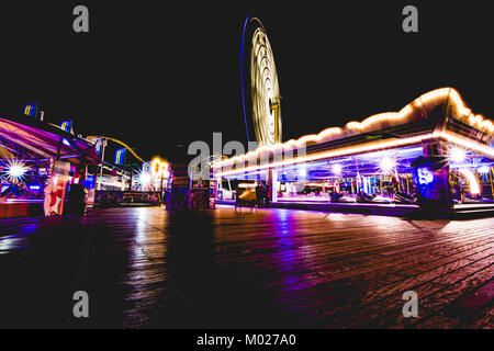 La nuit sur le Palace Pier de Brighton, UK Banque D'Images