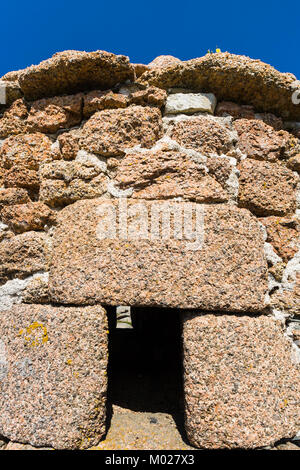 Voyage en France - vieux mur en pierre en ruine maison proche jusqu'à Ploumanac'h sur la commune de Perros-Guirec site Côte de Granit rose des Côtes-d'Armor dep Banque D'Images