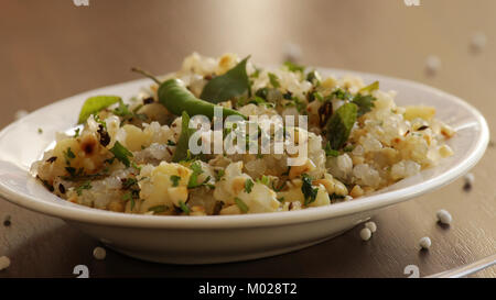 Sabudana khichdi est un plat fait avec sabudana. Plus habituellement consommées durant le jeûne des jours comme Navratri ou mahashivratri ou Ekadasi. Banque D'Images