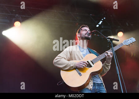 Le chanteur country et folk américain Robert Ellis effectue un concert live au festival norvégien "Piknik i Parken' à Oslo. La Norvège, 31/08 2014. Banque D'Images