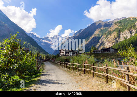 Vallée d'aoste,Italie,Valnontey,Grand Paradis au fond Banque D'Images