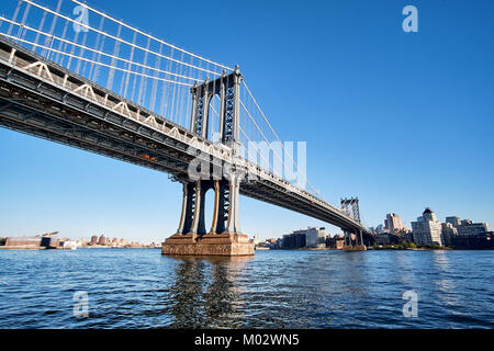 Traversée du Pont de Manhattan East River à Brooklyn à New York City Banque D'Images