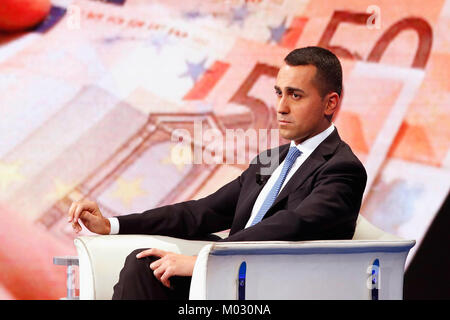 Le chef de Movimento 5 Stelle, Luigi Di Maio au talk show 'Porta a Porta', Rome, Italie, Jan 09, 2018 © Crédit Denis Zammit Remo/Sintesi/Alamy St Banque D'Images