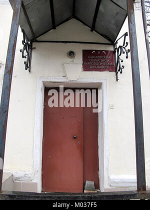 Photographie de bâtiments à Smolensk, en Russie, prise en novembre 2013, mettant en évidence les styles architecturaux et le développement urbain de la ville. Banque D'Images