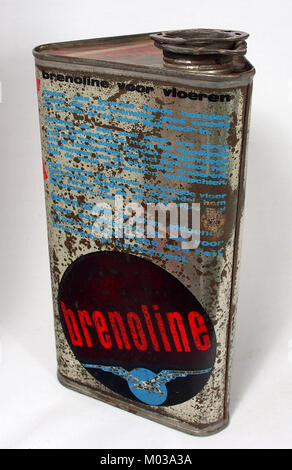 Brenoline, un produit de Bruynzeels NV, est présenté dans cette photographie vintage. La société était connue pour ses produits de haute qualité, avec un accent particulier sur les biens industriels et de consommation. Banque D'Images