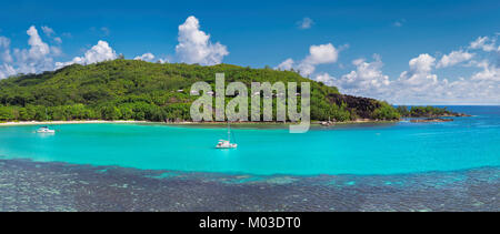 Vue panoramique sur l'île tropicale. Banque D'Images