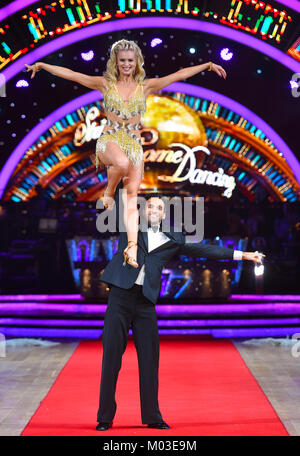 Davood Ghadami et Nadiya du tournoi au cours de la Strictly Come Dancing Live Tour Lancer tenue à Arena Birmingham.Â Banque D'Images