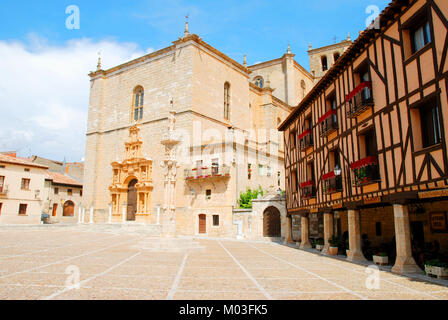 Plaza Mayor. Peñaranda de Duero, province de Burgos, Castille Leon, Espagne. Banque D'Images