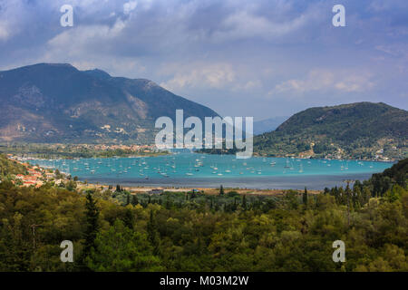 Vue panoramique sur la baie et ville Vlichos Nidri Lefkada, Grèce Banque D'Images