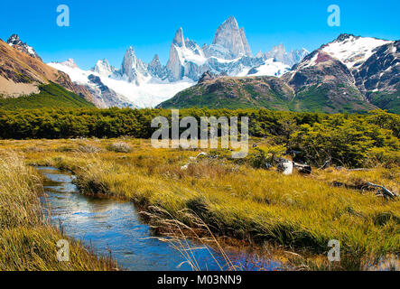 Beau paysage avec Mt Fitz Roy dans le Parc National Los Glaciares, Patagonie, Argentine, Amérique du Sud Banque D'Images