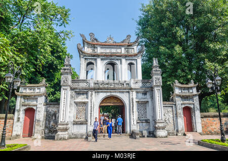 Hanoi, Vietnam - Novembre 1,2017 : Entrée du Temple de la littérature, il a également connu sous le nom de Temple de Confucius à Hanoi. Banque D'Images