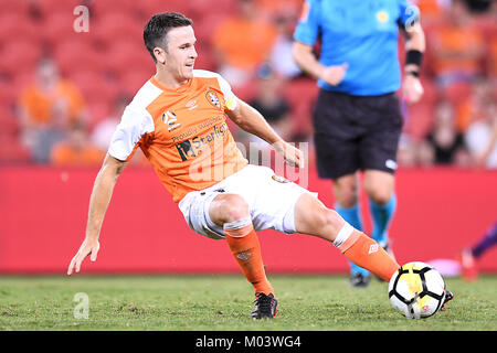 Brisbane, Queensland, Australie. 18 janvier, 2018. Matt McKay du RAAR (# 17) en action pendant le tour de dix-sept Hyundai A-League match entre le Brisbane Roar et le Perth Glory au stade Suncorp le 18 janvier 2018 à Brisbane, Australie. Credit : Albert Perez/ZUMA/Alamy Fil Live News Banque D'Images