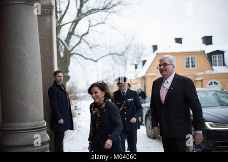 Stockholm, Suède, le 18 janvier, 2018. Du 17 au 19 janvier, le président de l'Islande Guðni Thorlacius Jóhannesson, visiter la Suède à l'invitation du roi. Le président Jóhannesson visiter la Suède avec son épouse, Eliza Jean Reid. Le couple royal et le couple présidentiel visitant Waldemarsudde, Stockholm. Ambassadeur de Suède Håkan Juholt s'occupe de l'Islande. Credit:Barbro Bergfeldt/Alamy Live News Banque D'Images