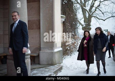 Stockholm, Suède, le 18 janvier, 2018. Du 17 au 19 janvier, le président de l'Islande Guðni Thorlacius Jóhannesson, visiter la Suède à l'invitation du roi. Le président Jóhannesson visiter la Suède avec son épouse, Eliza Jean Reid. Le couple royal et le couple présidentiel visitant Waldemarsudde, Stockholm. Credit:Barbro Bergfeldt/Alamy Live News Banque D'Images