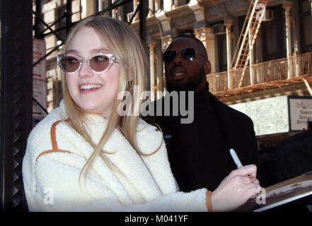 New York, USA. 18 janvier, 2018. New York, NY, USA. 18 janvier, 2018. Dakota Fanning à construire dans la ville de New York le 18 janvier 2018. Credit : Rw/media/Alamy Punch Live News Crédit : MediaPunch Inc/Alamy Live News Banque D'Images
