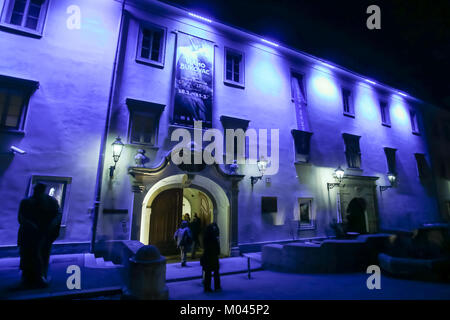 Zagreb, Croatie. 18 janvier, 2018. L'extérieur de la galerie Klovicevi Dvori pendant le Cycle Bukovac - période 1877-1893 Paris inauguration de l'exposition dans la galerie Klovicevi Dvori. Cette exposition a marqué le début de l'Année Européenne du Patrimoine Culturel 2018 dans la République de Croatie. Credit : Goran Jakuš/Alamy Live News Banque D'Images