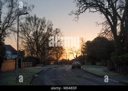 Reading, UK. 19 Jan 2018. Météo France : un démarrage à froid à Reading, au Royaume-Uni avec un gel sur le terrain et sur les voitures. Matthieu Ashmore/Alamy Live News Banque D'Images