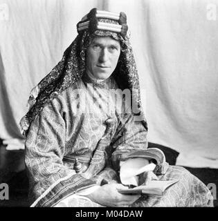 Lawrence d'Arabie. Portrait de T E Lawrence (Thomas Edward Lawrence : 1888-1935) par Lowell Thomas, 1919 Banque D'Images