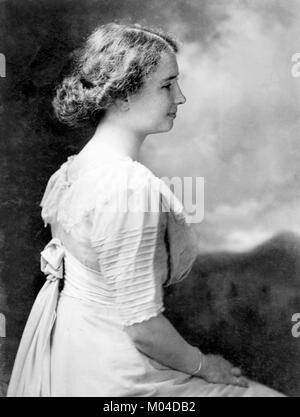 Helen Keller (1880-1968). Phototgraph des sourds-aveugles auteur et activiste politique, c.1909 Banque D'Images