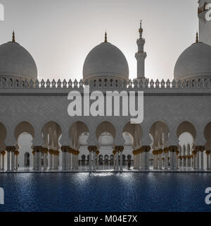 L'architecture de la Grande Mosquée de Sheikh Zayed à Abu Dhabi, Émirats arabes unis Banque D'Images
