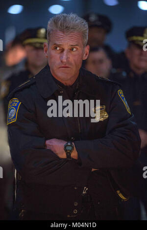 DATE DE SORTIE : Janvier 13, 2017 Title : Patriots Day STUDIO : Lionsgate Réalisateur : Peter Berg Résumé : L'histoire de l'attentat du Marathon de Boston 2013 et la suite, qui comprend la chasse à l'échelle de la ville pour trouver les terroristes responsables. Avec : Scène. (Crédit Image : © Lionsgate Entertainment/photos) Banque D'Images