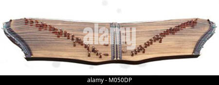 Le Butterfly Guzheng est un instrument de musique traditionnel chinois, un type de cithare, connu pour son beau son mélodique. C'est une partie importante de la culture musicale chinoise et souvent utilisé dans les spectacles traditionnels et modernes. Banque D'Images