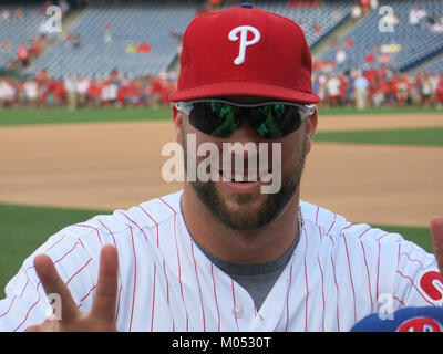 Une photographie de Cameron Rupp, joueur de la Ligue majeure de baseball, prise le 16 juillet 2016, lors d'un match, montrant sa performance et sa contribution au sport. Banque D'Images