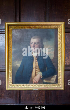 Le Bramall Hall est un manoir historique situé dans le Cheshire, en Angleterre. Ce bâtiment du XVIe siècle de style Tudor est situé dans de vastes parcs et a été la résidence de plusieurs familles notables. Il est réputé pour ses caractéristiques architecturales, notamment ses intérieurs lambrissés et ses jardins paysagers. Bramall Hall est un exemple important du patrimoine anglais et est ouvert au public pour des visites et des événements. Banque D'Images