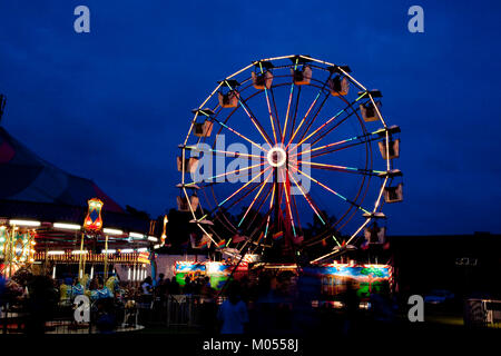 La Grande Roue de nuit & merry go round Banque D'Images