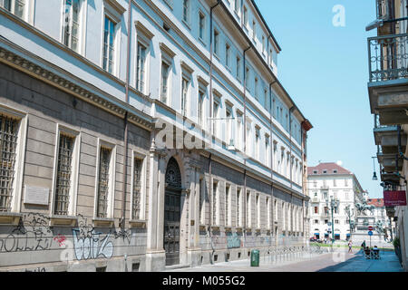 Turin, Italie : Palazzo Campana, de l'université de mathématiques et des sciences, et des palais historique dans le centre-ville, intérieurs et extérieurs, en vue d'une journée ensoleillée Banque D'Images