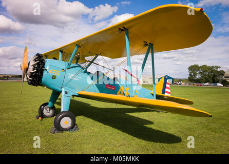 Biplan Boeing Stearman de 1930 à un spectacle en anglais en Angleterre Banque D'Images