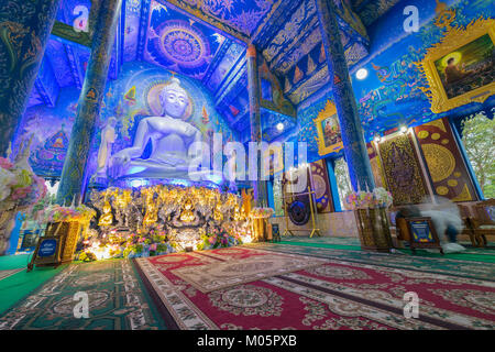 CHIANG RAI, THAÏLANDE - 11 janvier 2018 : Temple bleu ou Wat Rong Sua Dix est l'un des emblème de la province de Chiang Rai. Ce lieu est le populaire attr Banque D'Images