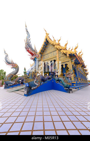 CHIANG RAI, THAÏLANDE - 11 janvier 2018 : Temple bleu ou Wat Rong Sua Dix est l'un des emblème de la province de Chiang Rai. Ce lieu est le populaire attr Banque D'Images