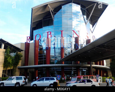 La façade de l'immeuble de Robinsons Starmills dans la ville de San Fernando, Pampanga, Philippines Banque D'Images