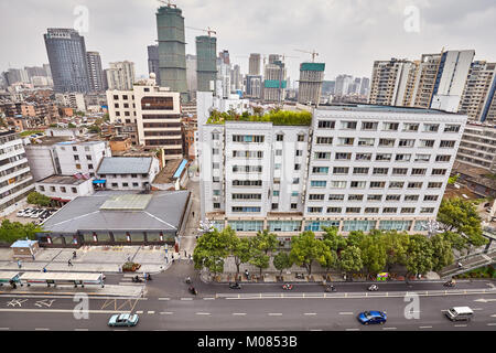 Kunming, Chine - 20 septembre 2017 : Vue aérienne du centre-ville de Kunming, la capitale et la plus grande ville de la province du Yunnan dans le sud-ouest de la Chine. Banque D'Images