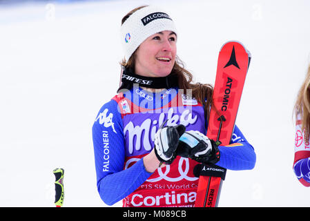 Cortina D'Ampezzo, Italie. 19 Jan, 2018. Sofia Goggia de l'Italie célèbre sa victoire à la Cortina d'Ampezzo de la Coupe du Monde à Cortina d'Ampezzo, Italie le 19 janvier 2018. Credit : Rok Rakun/Pacific Press/Alamy Live News Banque D'Images