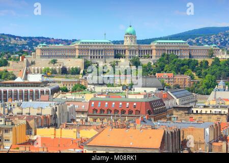 Budapest, Hongrie - ville avec château de Buda. Vue aérienne de la vieille ville. Banque D'Images