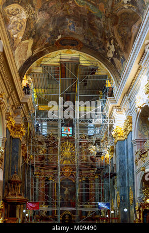 LVIV, UKRAINE - le 16 octobre 2017 : l'intérieur de la Cathédrale Saint Georges de Lviv, Ukraine Vue sur la partie ancienne ville avec des toits Banque D'Images