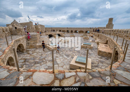 Vue de la tour et cour de la forteresse d'Héraklion ou forteresse de Rocca al Mare, Iraklion, Héraklion, Crète, Grèce, Europe, Héraklion, Crète, Europe, Banque D'Images