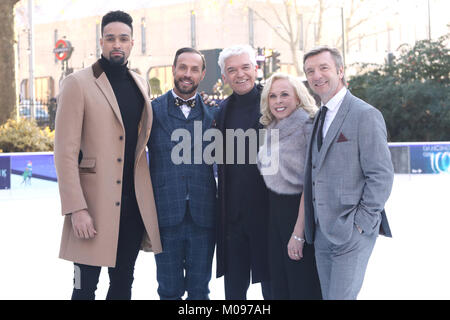 Dancing on Ice photocall organisé au musée d'Histoire Naturelle avec : Ashley Banjo, Phillip Schofield, Jayne Torvill et Christopher Dean Où : London, Royaume-Uni Quand : 19 Déc 2017 Credit : Lia Toby/WENN.com Banque D'Images