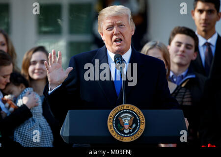 Washington, USA. 19 Jan, 2018. Le Président américain Donald Trump parle de marcher pour la vie des participants et des dirigeants pro-vie à la Roseraie de la Maison Blanche à Washington, DC, États-Unis, le 19 janvier, 2018. Credit : Ting Shen/Xinhua/Alamy Live News Banque D'Images