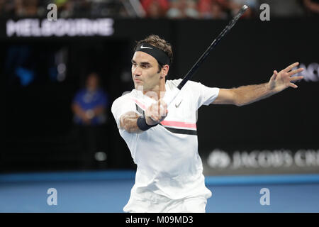 Melbourne, Australie. 20 Jan, 2018. Le joueur de tennis suisse Roger Federer est en action au cours de son 3e tour à l'Open d'Australie contre le joueur de tennis français Richard Gasquet le Jan 20, 2018 à Melbourne, Australie.- Crédit : Yan Lerval/Alamy Live News Banque D'Images