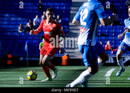 Cornella de Llobregat, Espagne. 18 janvier, 2018. Stade RCDE, Cornella de Llobregat, Barcelone, Espagne. Jamais Banega monte un ballon au cours de la La Liga match du 20e round entre le RCD Espanyol v FC Séville à RCDE Stadium le 21 janvier 2018 dans Carmella del Llobregat, Barcelone, Espagne. Photo : G. Loinaz/Alamy Live News Banque D'Images