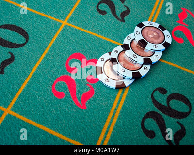 Green table de roulette. Numéro 23 et jetons. Banque D'Images