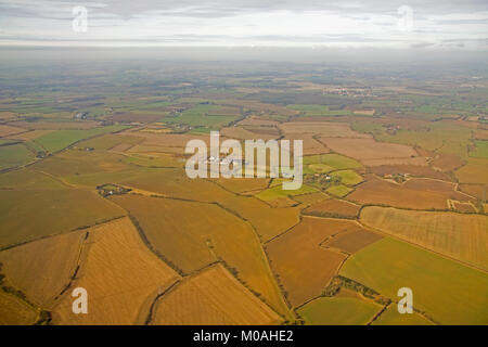 La campagne anglaise composée de champ patchwork vu de haute altitude. Banque D'Images