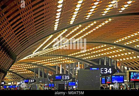 Intérieur du terminal E de Roissy Charles-de-Gaulle, France Banque D'Images