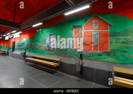 Stockholm, Suède - le 26 décembre 2016 : l'intérieur de la station de métro Solna Centrum. Plus de 90 stations de métro ont été décorés de sculptures, mosaïques, Banque D'Images